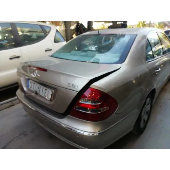 MERCEDES CLASE E (W211) BERLINA '2004 E 320 CDI (211.026) DORADO