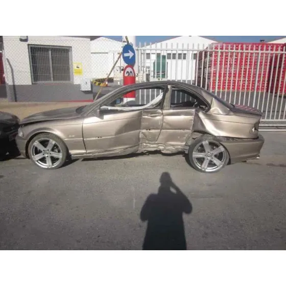 BMW SERIE 3 COUPE (E46) '2000 318 CI MARRON