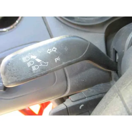 SEAT IBIZA (6J5) '2014 REFERENCE TECH ROJO