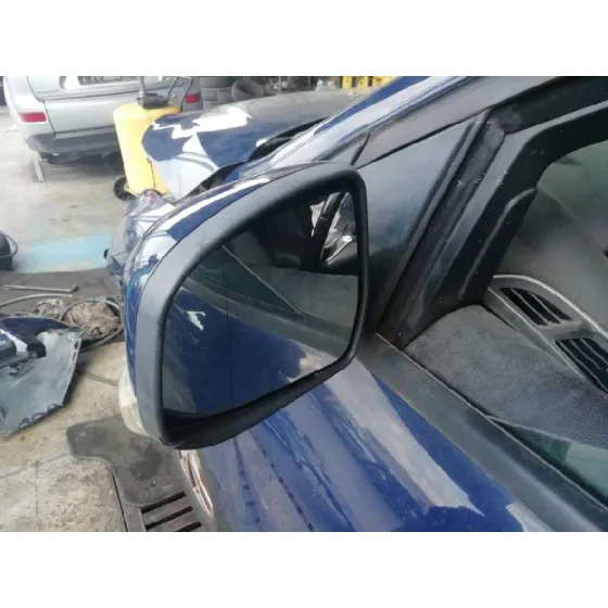 FORD FOCUS LIM. (CB8) '2014 AMBIENTE AZUL