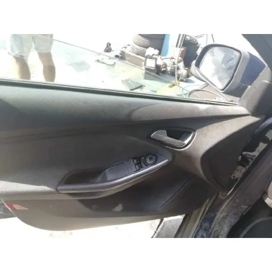 FORD FOCUS LIM. (CB8) '2014 AMBIENTE AZUL