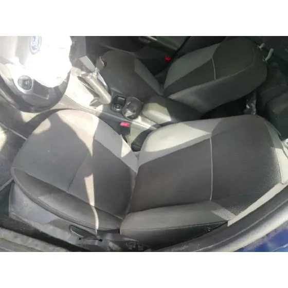 FORD FOCUS LIM. (CB8) '2014 AMBIENTE AZUL