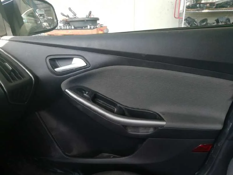 FORD FOCUS LIM. (CB8) '2014 AMBIENTE AZUL