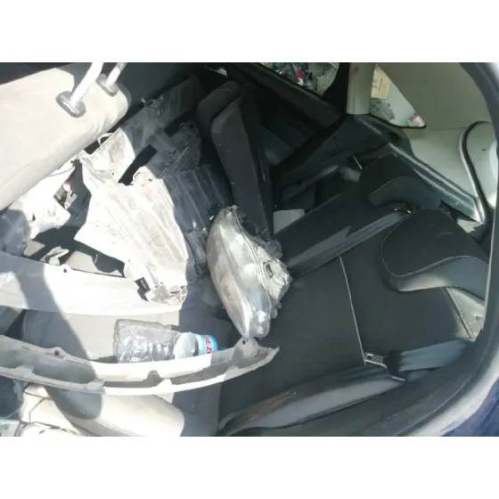 FORD FOCUS LIM. (CB8) '2014 AMBIENTE AZUL