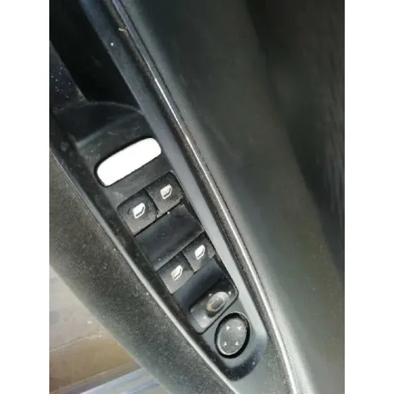 CITROEN C4 BERLINA '2009 1.6 16V HDI FAP GRIS