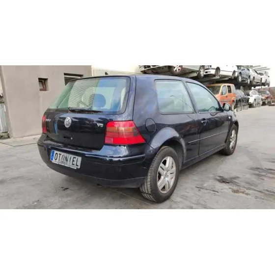 VOLKSWAGEN GOLF IV BERLINA (1J1) '2000 2.3 V5 CAT (AGZ) AZUL