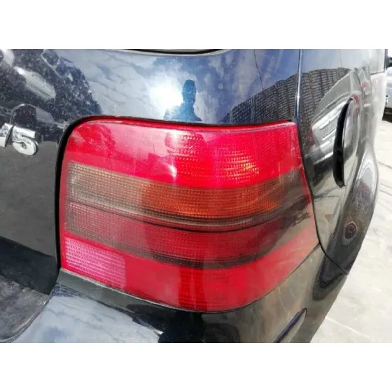 VOLKSWAGEN GOLF IV BERLINA (1J1) '2000 2.3 V5 CAT (AGZ) AZUL