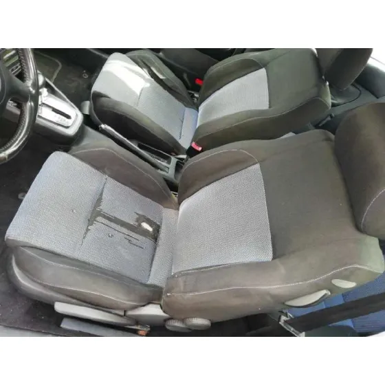 VOLKSWAGEN GOLF IV BERLINA (1J1) '2000 2.3 V5 CAT (AGZ) AZUL