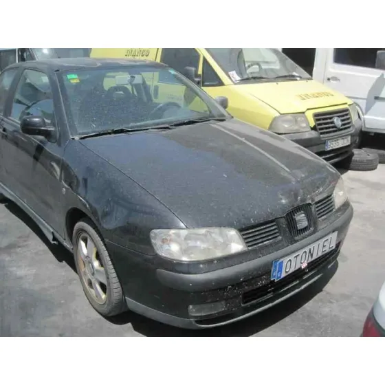 SEAT CORDOBA BERLINA (6K2) '2001 SPORT NEGRO