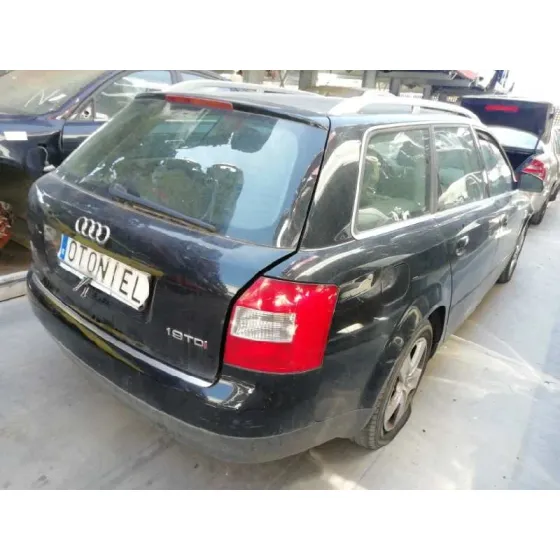AUDI A4 AVANT (8E) '2003 1.9 TDI NEGRO