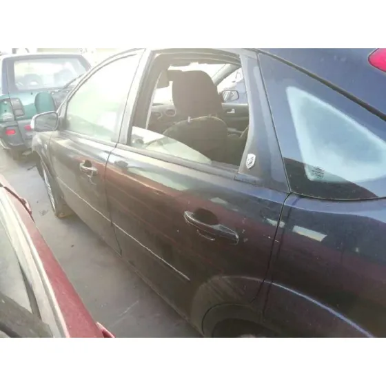 FORD FOCUS BERLINA (CAP) '2006 AMBIENTE (D) NEGRO