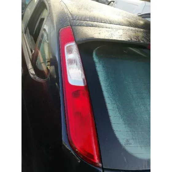 FORD FOCUS BERLINA (CAP) '2006 AMBIENTE (D) NEGRO