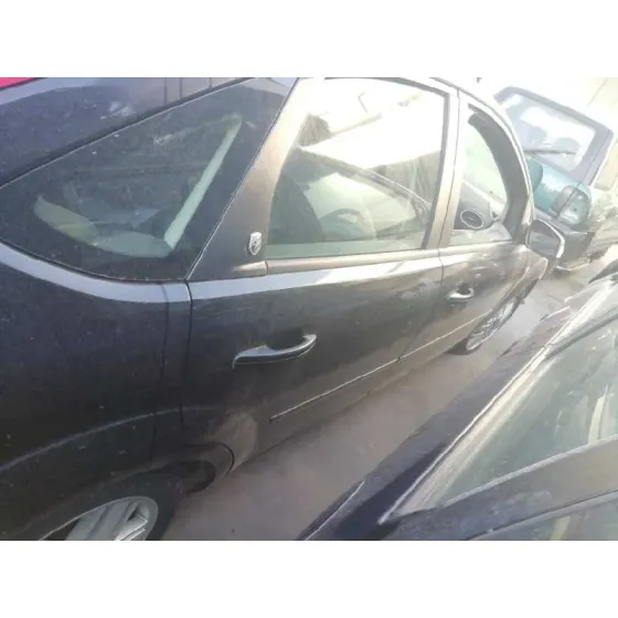 FORD FOCUS BERLINA (CAP) '2006 AMBIENTE (D) NEGRO