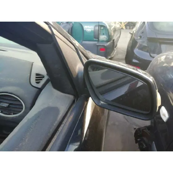 FORD FOCUS BERLINA (CAP) '2006 AMBIENTE (D) NEGRO
