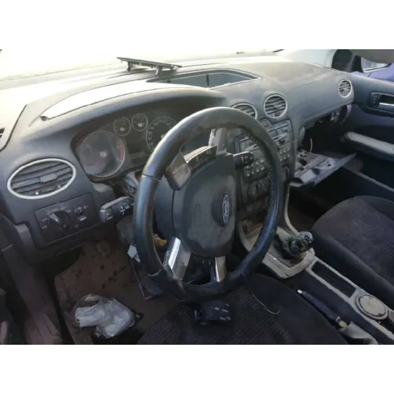 FORD FOCUS BERLINA (CAP) '2006 AMBIENTE (D) NEGRO
