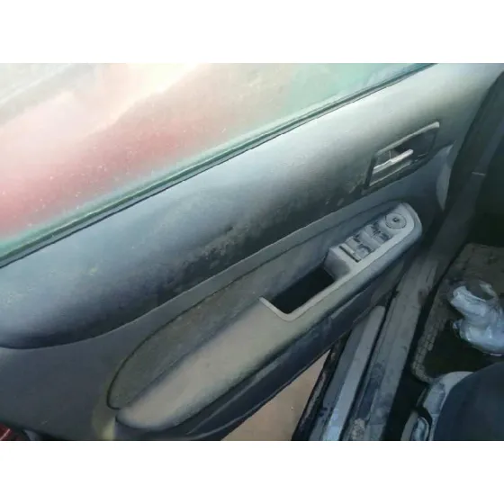 FORD FOCUS BERLINA (CAP) '2006 AMBIENTE (D) NEGRO