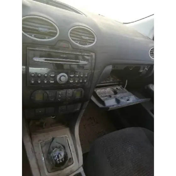 FORD FOCUS BERLINA (CAP) '2006 AMBIENTE (D) NEGRO