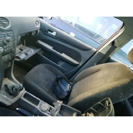 FORD FOCUS BERLINA (CAP) '2006 AMBIENTE (D) NEGRO
