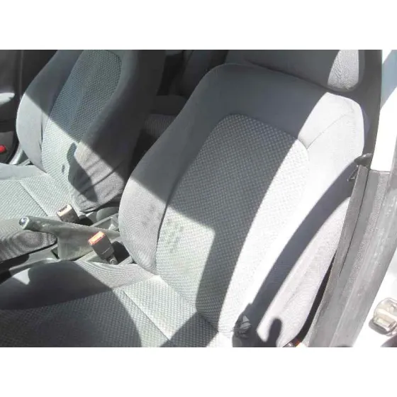 SEAT LEON (1M1) '2004 SIGNO PLATA