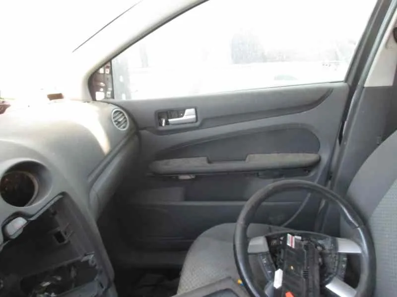 FORD FOCUS BERLINA (CAP) '2004 1.6 TDCI CAT PLATA