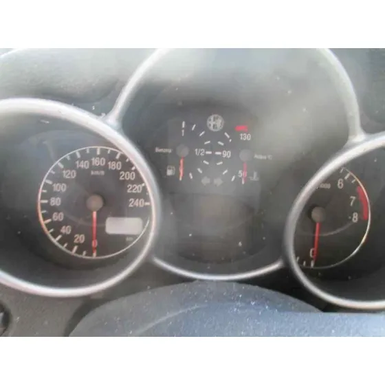 ALFA ROMEO 147 (190) '2003 1.6 T.SPARK ECO DISTINCTIVE GRIS