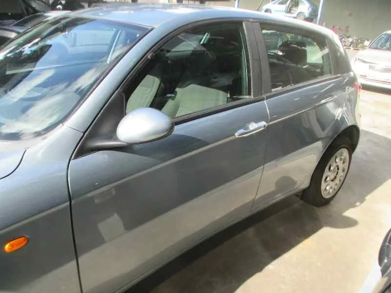 ALFA ROMEO 147 (190) '2003 1.6 T.SPARK ECO DISTINCTIVE GRIS
