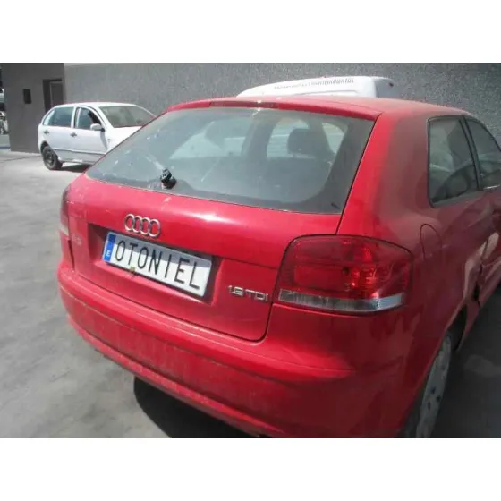 AUDI A3 (8P) '2005 1.9 TDI AMBIENTE ROJO