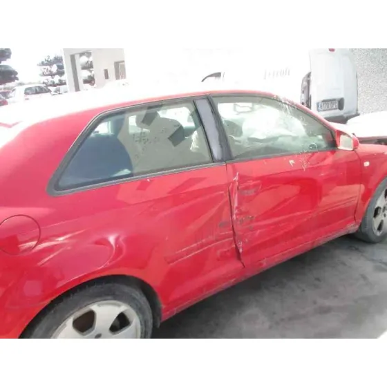AUDI A3 (8P) '2005 1.9 TDI AMBIENTE ROJO