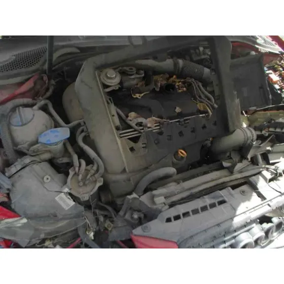 AUDI A3 (8P) '2005 1.9 TDI AMBIENTE ROJO