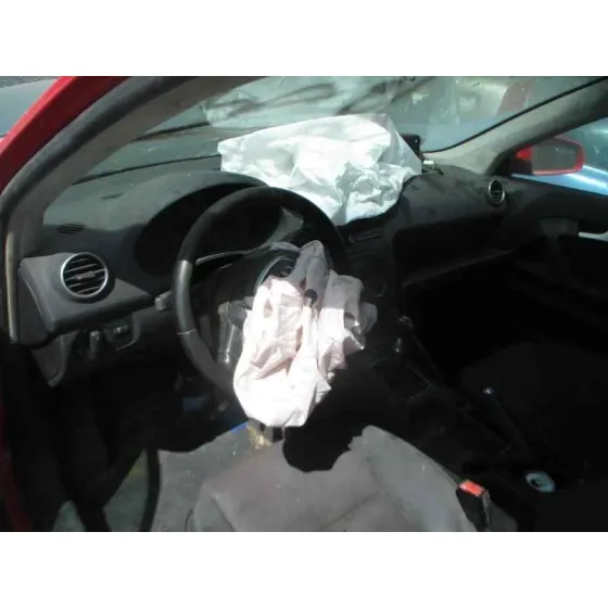 AUDI A3 (8P) '2005 1.9 TDI AMBIENTE ROJO