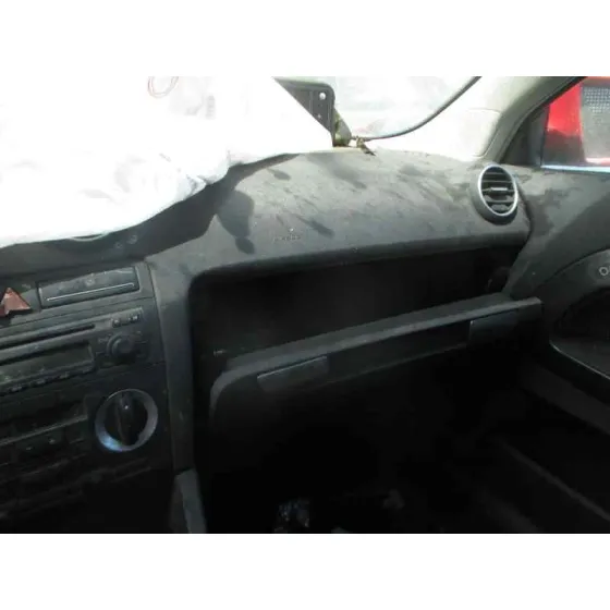 AUDI A3 (8P) '2005 1.9 TDI AMBIENTE ROJO