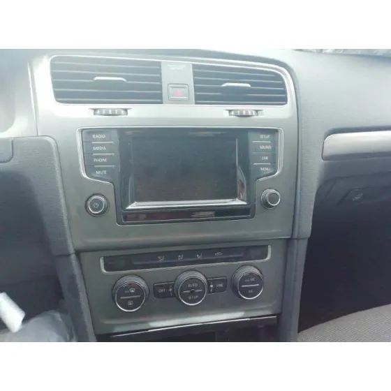 VOLKSWAGEN GOLF VII LIM. '2014 BUSINESS BLUEMOTION TECH. GRIS