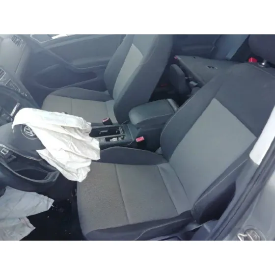 VOLKSWAGEN GOLF VII LIM. '2014 BUSINESS BLUEMOTION TECH. GRIS