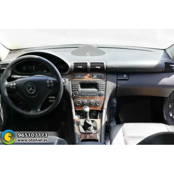 MERCEDES CLASE C (W203) BERLINA '2004 220 CDI (LA) (203.008) NEGRO