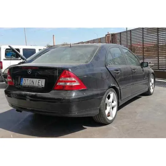 MERCEDES CLASE C (W203) BERLINA '2004 220 CDI (LA) (203.008) NEGRO