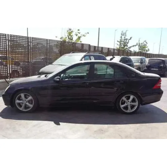 MERCEDES CLASE C (W203) BERLINA '2004 220 CDI (LA) (203.008) NEGRO