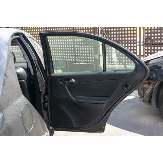 MERCEDES CLASE C (W203) BERLINA '2004 220 CDI (LA) (203.008) NEGRO