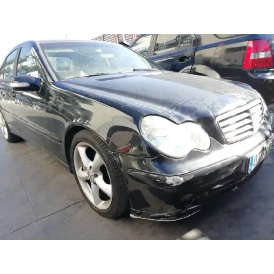 MERCEDES CLASE C (W203) BERLINA '2004 220 CDI (LA) (203.008) NEGRO