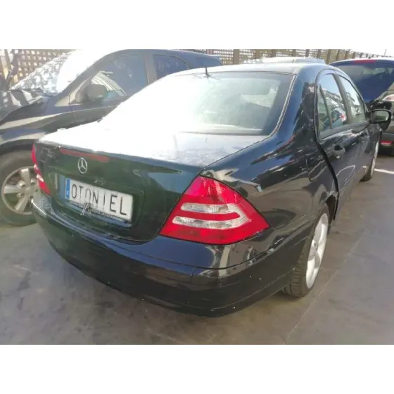 MERCEDES CLASE C (W203) BERLINA '2004 220 CDI (LA) (203.008) NEGRO