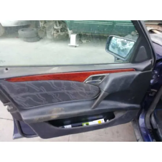 MERCEDES CLASE E (W210) FAMILIAR '1998 290 T TURBODIESEL (210.217) AZUL