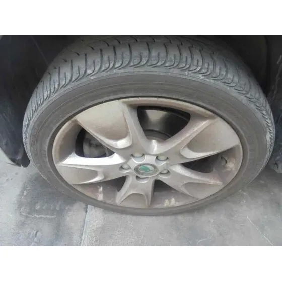 SKODA FABIA (5J2 ) '2007 SPORT GRIS PLATA