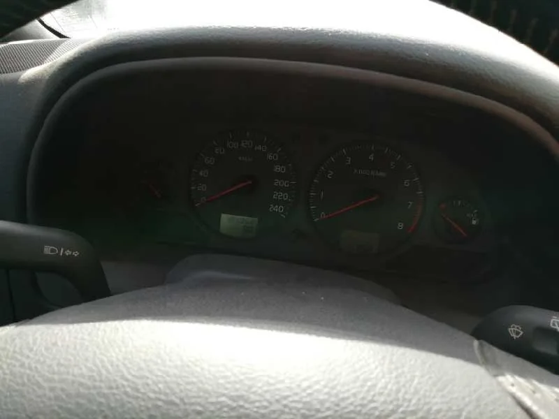 VOLVO V40 FAMILIAR VOLVO V40 FAMILIAR '2002 2.0 T NEGRO 2001