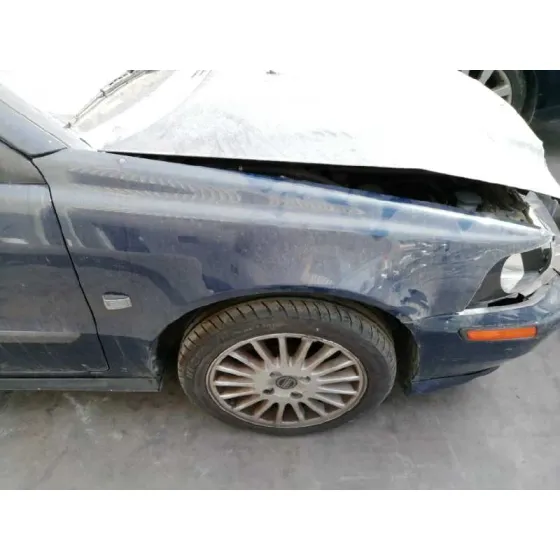 VOLVO V40 FAMILIAR '2002 2.0 T NEGRO