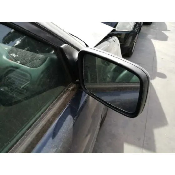 VOLVO V40 FAMILIAR '2002 2.0 T NEGRO