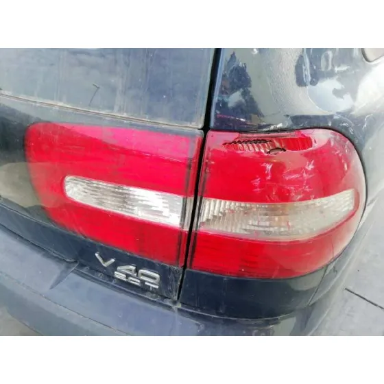 VOLVO V40 FAMILIAR '2002 2.0 T NEGRO