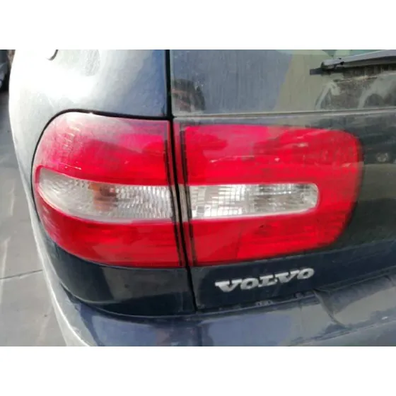 VOLVO V40 FAMILIAR '2002 2.0 T NEGRO