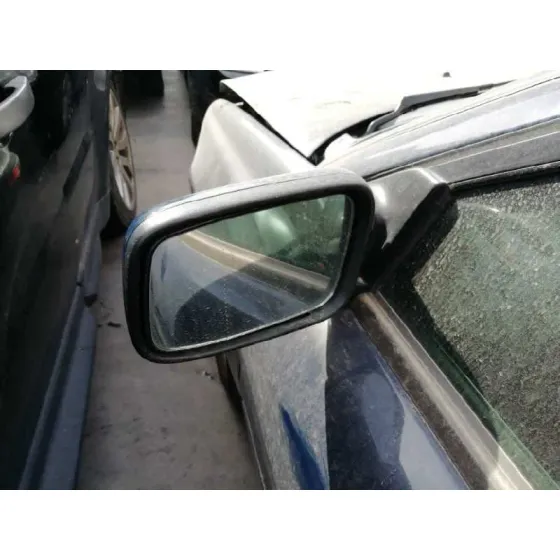 VOLVO V40 FAMILIAR '2002 2.0 T NEGRO