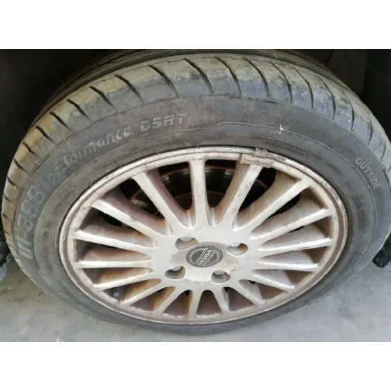 VOLVO V40 FAMILIAR '2002 2.0 T NEGRO