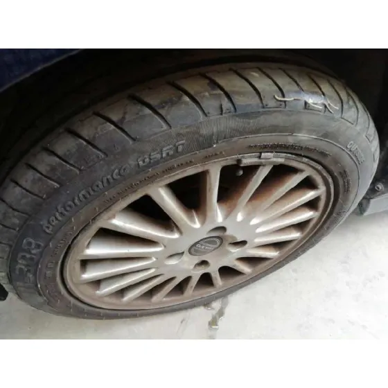 VOLVO V40 FAMILIAR '2002 2.0 T NEGRO