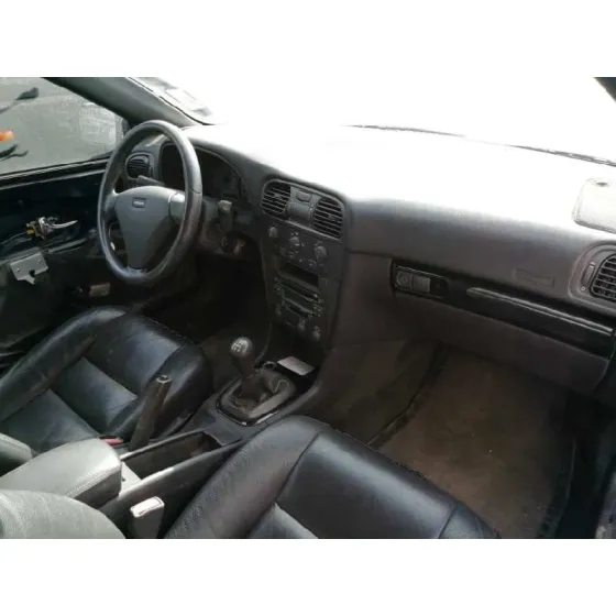 VOLVO V40 FAMILIAR '2002 2.0 T NEGRO